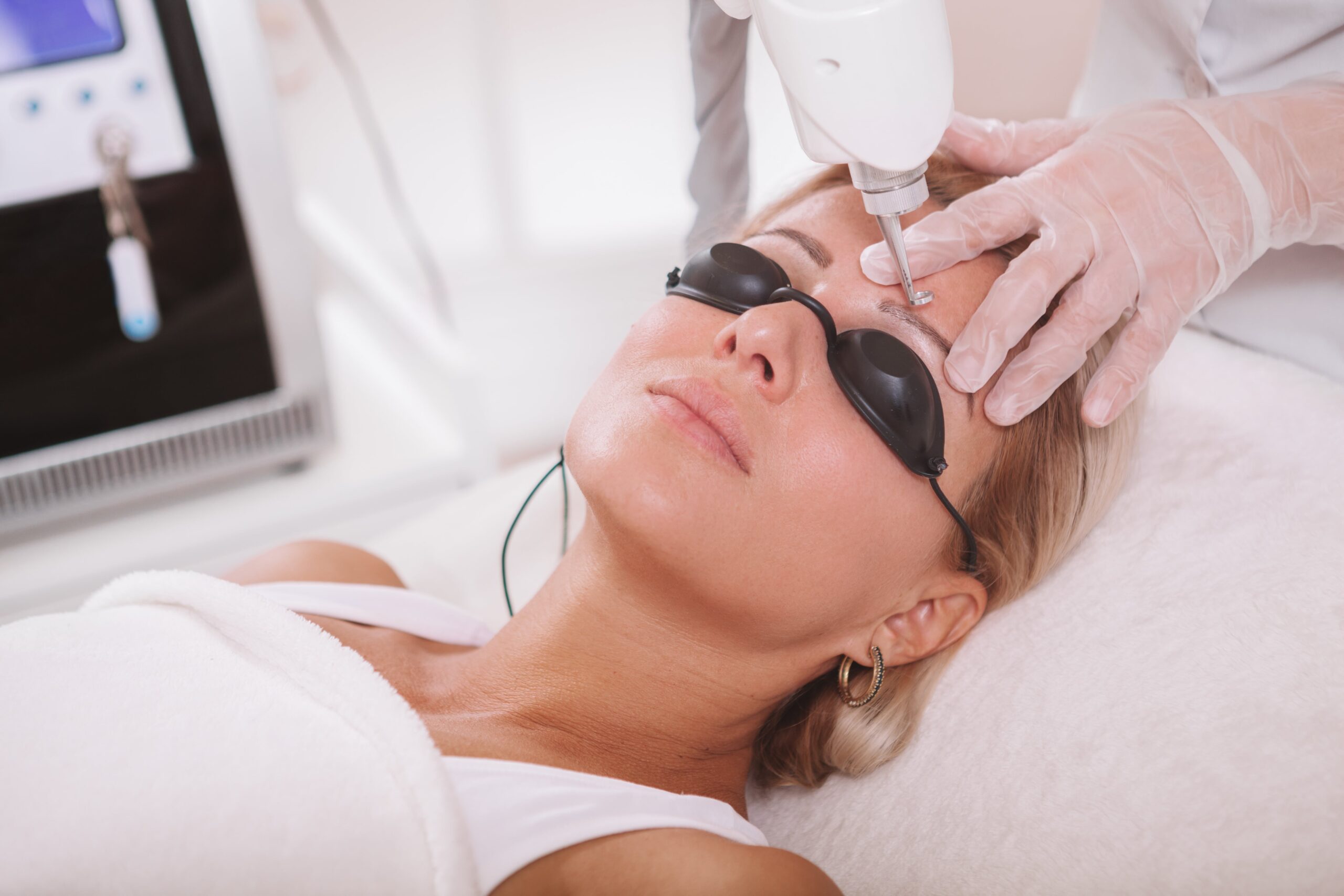 laser-permanent-maekup-removal-chicago-asesthetics